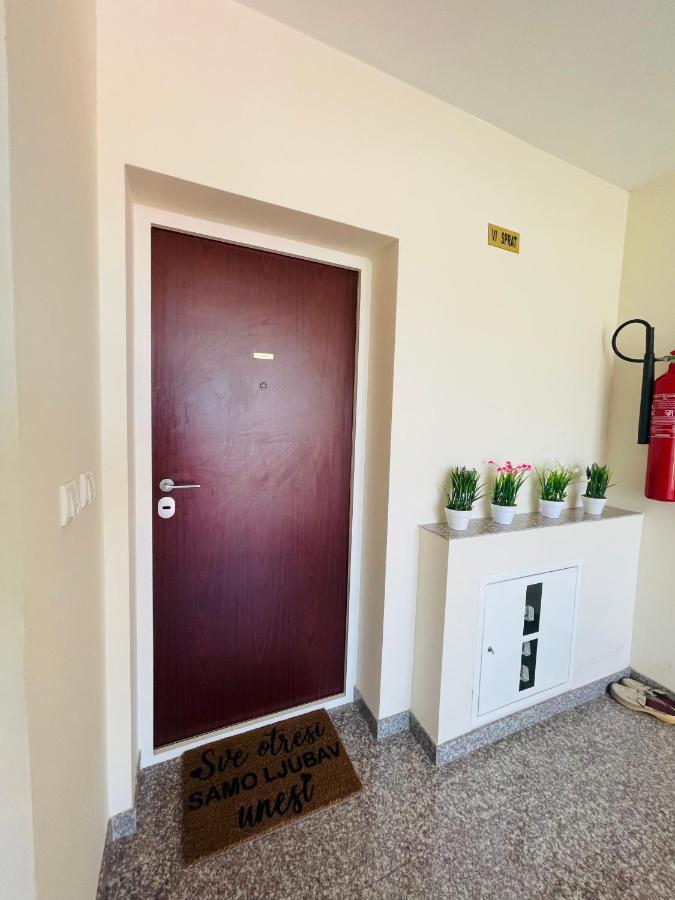 Apartman M&M โดโบย ภายนอก รูปภาพ