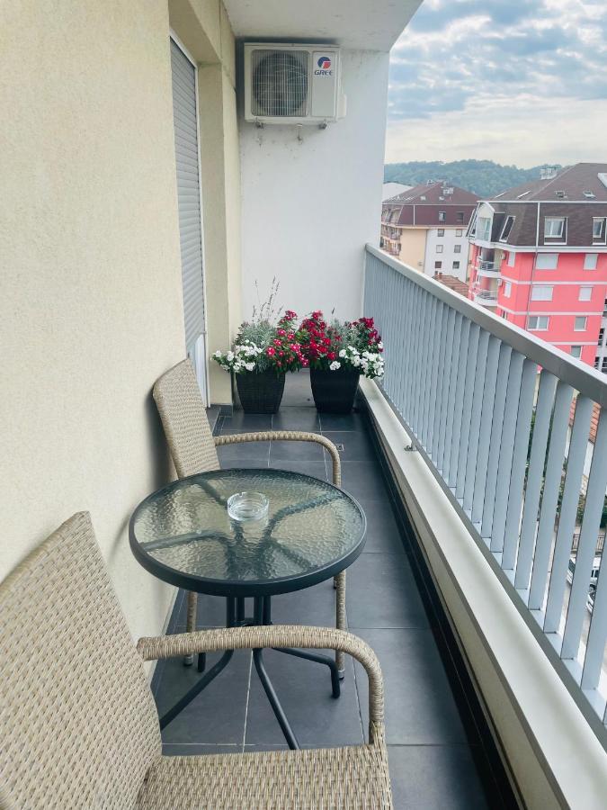 Apartman M&M โดโบย ภายนอก รูปภาพ